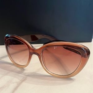 Rounded cat eye sunglasses 60s inspired